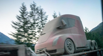 (VIDEO) Așa arată camioanele electrice Tesla Semi după testele efectuate în Alaska! - Photo