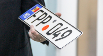 Coadă vie la Birourile de Înmatriculare din Capitală. Iată cum decurg lucrurile - Photo