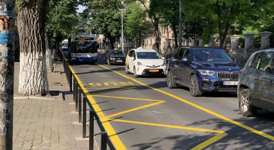 Cu marcaje rutiere speciale pentru transport public și fără mașini parcate pe bandă! - Photo
