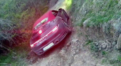 (VIDEO) Cine a zis că Porsche 911 nu se descurcă în off-road? Bloggerii bulgari sunt de altă părere - Photo