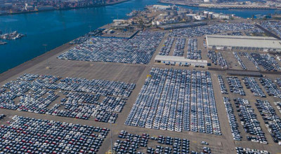 Loturi de zeci de mii de automobile, sub cerul liber pentru că nu are cine să le mai cumpere! - Photo