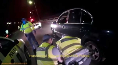 (VIDEO) Circ marca INSP! Au blocat viaductul pentru a încătușa un tânăr care a depășit viteza la volanul unui BMW - Photo