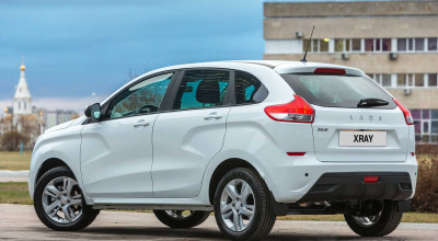 Deficit de ”LĂZI”. Mai mulți dealeri ruși au rămas fără modele LADA XRAY în showroom - Photo