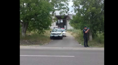 Ofițeri INSP filmați ascunși în tufiș cu radarul în mână! Superiorii declară că ”Nu este nici o încălcare”! - Photo