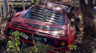 Un exemplar al legendarul Ferrari F40 a fost distrus în timpul unui test drive! Supercarul a devenit daună totală - Photo