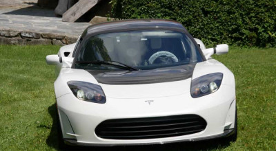 Ultimul exemplar Tesla Roadster produs se vinde pentru incredibila sumă de 1,5 milioane dolari! Vezi ce-l face atât de prețios - Photo