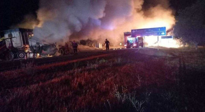 Trei camioane au fost implicate într-un groaznic accident pe traseul Chișinău-Soroca. Există victime - Photo