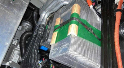 Descoperirea mai multor posesori de Tesla Model Y. Colțare din lemn folosite la asamblare - Photo