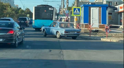 Încă o rarite pe drumurile capitalei, BMW E9, un coupe produs începând cu anul 1968! - Photo