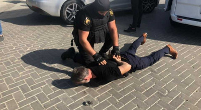 (VIDEO) Poliția a reținut o grupare care scana alarma mașinilor și le spărgea, furând tot ce găseau mai bun (VIDEO) Poliția a reținut o grupare care scana alarma mașinilor și le spărgea, furând tot ce găseau mai bun - Photo