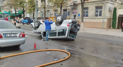 Încă un vehicul de teren răsturnat pe bd Grigore Vieru! (VIDEO) - Photo