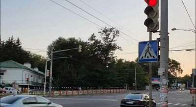 Ai grijă să nu treci la ROȘU! Primile SĂGEȚI VERZI au fost demontate de pe semafoare Ai grijă să nu treci la ROȘU! Primile SĂGEȚI VERZI au fost demontate de pe semafoare - Photo