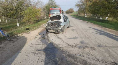Accident la Criuleni! Două Renault-uri s-au ciocnit violent, unul dintre șoferi a refuzat testul la alcoolemie - Photo