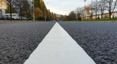 A început a fi aplicat marcajul rutier pe str. Albișoara! Chirtoacă va fi mirat, dar acesta nu se va șterge la prima ploaie A început a fi aplicat marcajul rutier pe str. Albișoara! Chirtoacă va fi mirat, dar acesta nu se va șterge la prima ploaie - Photo