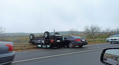 Două Mercedes-uri, implicate într-un grav accident la Orhei. Trei persoane, spitalizate Două Mercedes-uri, implicate într-un grav accident la Orhei. Trei persoane, spitalizate - Photo