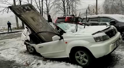 (VIDEO) Un șofer a scăpat la mustață, fugind de lângă Nissan-ul său chiar înainte ca acesta să fie distrus - Photo