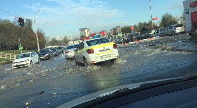 (VIDEO) Un jet de apă iese din asflatul proaspăt de pe str. Albișoara. Ion Ceban a venit la fața locului (VIDEO) Un jet de apă iese din asflatul proaspăt de pe str. Albișoara. Ion Ceban a venit la fața locului - Photo
