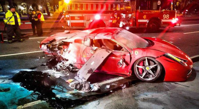 (VIDEO) Un tânăr de 22 de ani a închiriat un Ferrari de 300.000 de dolari și l-a făcut zob, izbindu-l într-un parapet! - Photo