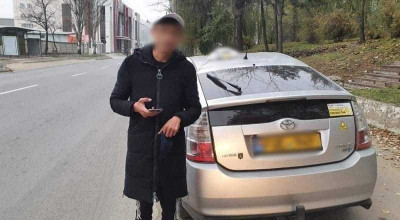 Taximetrist drogat, depistat de către INSP în timpul orelor de lucru! Taximetrist drogat, depistat de către INSP în timpul orelor de lucru! - Photo