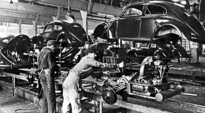 Cu 75 de ani în urmă, Volkswagen demara producția de serie a legendarului Beetle - Photo