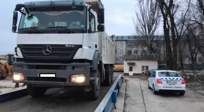 34 de șoferi au rămas fără plăcuțe de înmatriculare după ce au fost verificați de ANTA 34 de șoferi au rămas fără plăcuțe de înmatriculare după ce au fost verificați de ANTA - Photo