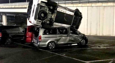 Fostul angajat al unei fabrici Mercedes, a distrus 69 de vehicule premium în semn de răzbunare - Photo