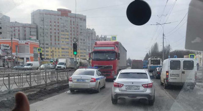 Un șofer moldovean s-a oprit cu TIR-ul pe contrasens într-un oraș din Rusia. Acesta se afla în stare de ebrietate - Photo