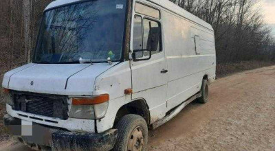 Accident groaznic la Strășeni! Pasagerii unui microbuz săreau din mers pentru a rămâne în viață, iar un minor a decedat - Photo