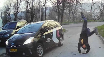 Nu e cascadorie, e doar un alt accident cu implicarea unui pieton (VIDEO) - Photo