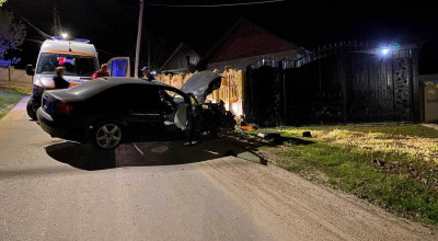 Accident la Strășeni! Șoferița unui Audi a fost spitalizată după ce s-a izbit cu viteză într-un gard - Photo
