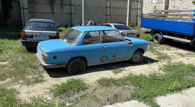 Un BMW rar din '75 se vinde pe bani mărunți, însă recondiționarea ar putea costa de 5 ori mai mult!  Un BMW rar din '75 se vinde pe bani mărunți, însă recondiționarea ar putea costa de 5 ori mai mult! - Photo