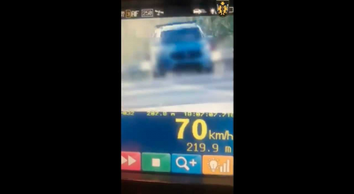 O șoferiță a fost stopată pentru viteză excesivă, dar s-a adeverit că are doar permis pentru troleibuz! (VIDEO) - Photo