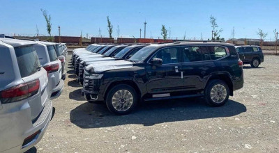 Un lot din câteva zeci de exemplare Land Cruiser 300 a fost suprins în Kazahstan - Photo