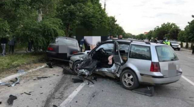 Accident grav la Ialoveni cu implicarea unui BMW și a unui Volkswagen! Trei copii au fost spitalizați - Photo