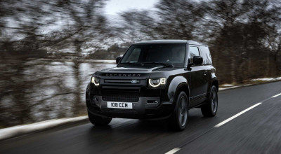 O nouă victimă a crizei de semiconductori! Land Rover sistează asamblarea lui Defender - Photo