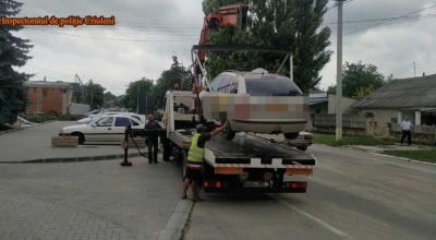 (VIDEO) Un taximetrist a urcat beat la volan, iar polițiștilor le-a spus că are Coronavirus! - Photo