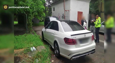(VIDEO) Doi minori au fost reținuți pe urme fierbinți, după ce ar fi spart cel puțin 10 automobile din capitală! - Photo