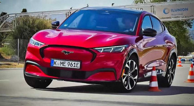 Ford Mustang Mach-E eșuază rușinos Testul Elanului! Ar avea de învățat de la Dacia Spring - Photo