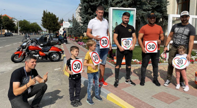 Siguranța traficului rutier văzută prin prisma unui act de caritate organizat de două cluburi auto (FOTO) Siguranța traficului rutier văzută prin prisma unui act de caritate organizat de două cluburi auto (FOTO) - Photo