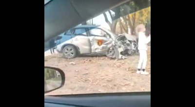 Două persoane au fost spitalizate după ce un Suzuki s-a izbit într-o Dacia - Photo