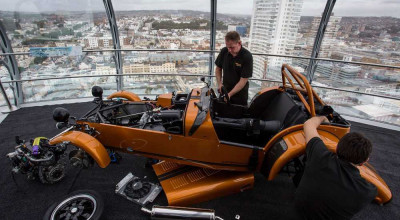 Record mondial pentru inginerii de la Caterham, care au asamblat un automobil în doar 6 ore! - Photo