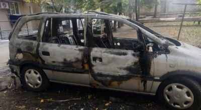 Noapte de vandalism la Bălți! Mai multe mașini au fost sparte iar una a fost arsă - Photo