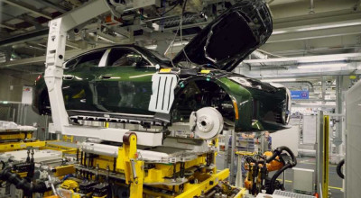 Primul exemplar al modelului BMW i4 a părăsit linia de asamblare a uzinei din Munchen! - Photo