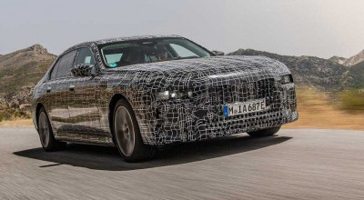 Viitoarea limuzină electrică BMW i7 a fost testată în condiții de căldură extremă și praf - Photo