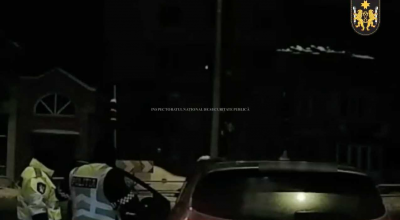 O șoferiță de doar 19 ani a rămas fără mașină și permis, după ce a fost prinsă în stare de ebrietate cu grad avansat - Photo