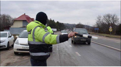 În cele trei zile de odihnă, ofițerii INSP au identificat și amendat 2.300 de șoferi și 102 pietoni! - Photo