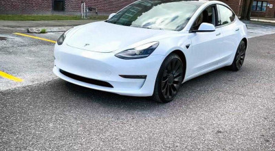 (VIDEO) Tesla livrează clienților mașini cu piese lipsă, iar reprezentanții companiei spun că e un lucru normal! - Photo