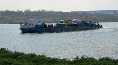 Ateție șoferi! Activitatea feribotului de la Molovata a fost sistată din cauza vântului puternic - Photo