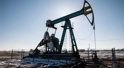 Petrolul depășește pragul de 100 de dolari per baril pentru prima dată din 2014 - Photo