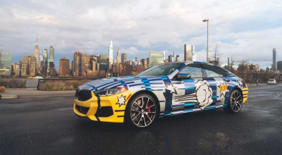 Unicul BMW THE 8 X JEFF KOONS, semnat de artist, a fost vândut în cadrul unei licitații, pentru o sumă exorbitantă! - Photo